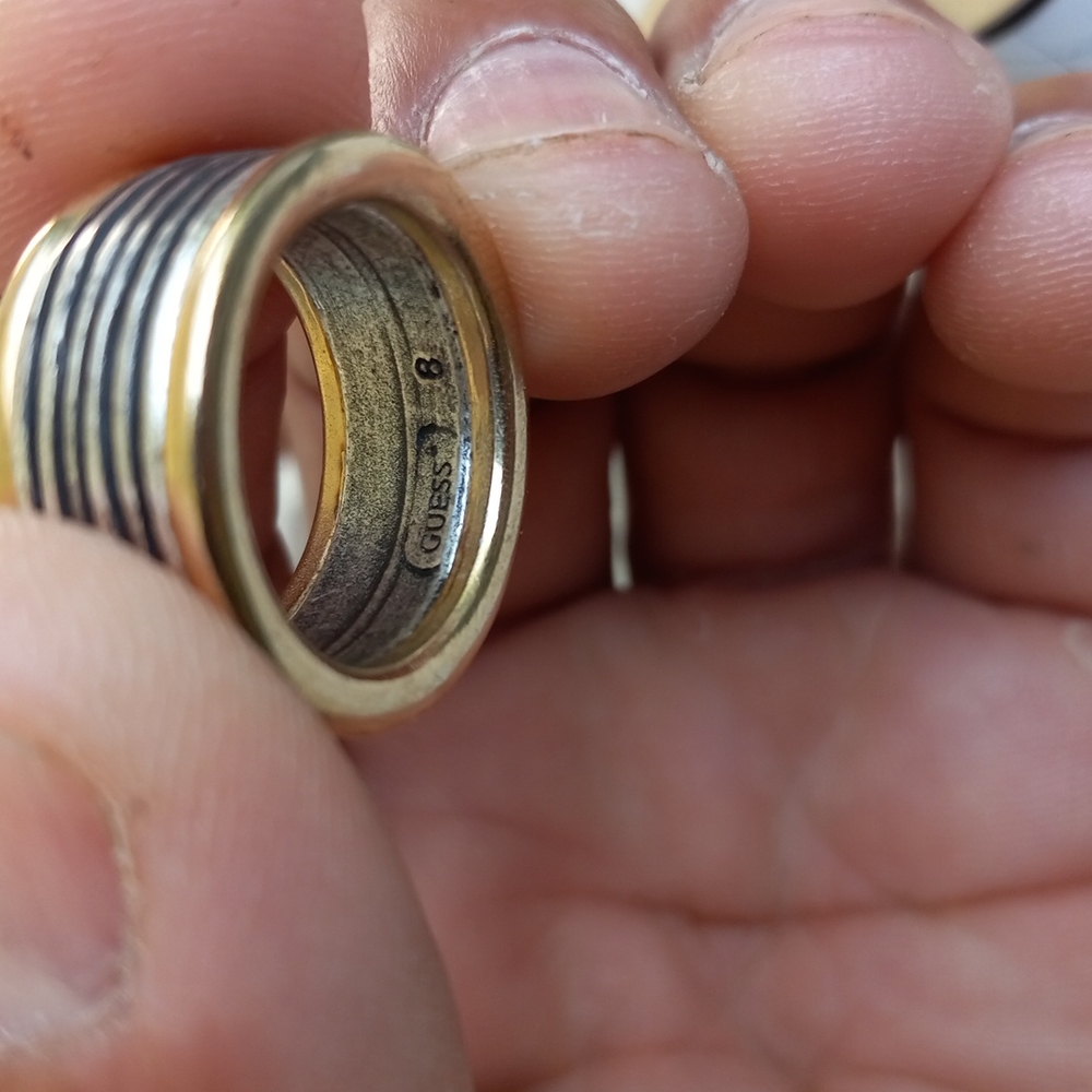 Guess ring - Picture 4 of 4